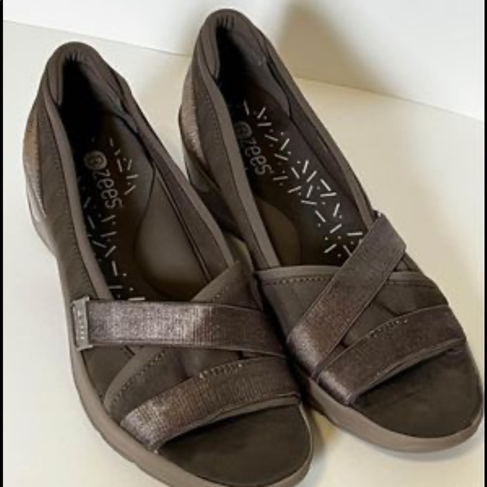 Bzees open toe sandals
